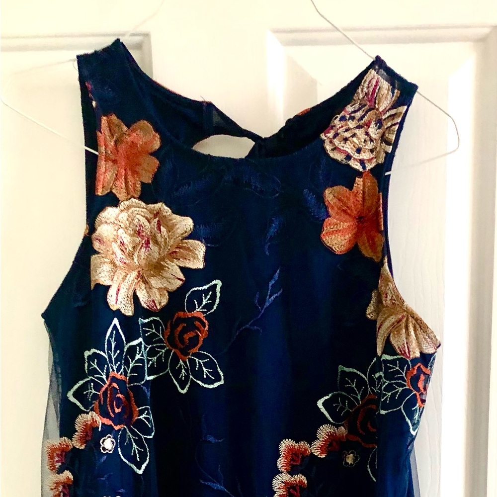 Beige by Elle summer navy keyhole tie dress